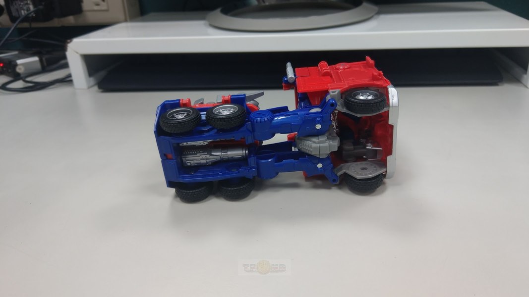 Bumblebee The Movie Energon Igniters   In Hand Images Of Optimus Prime Bumblebee And Barricade  (49 of 59)